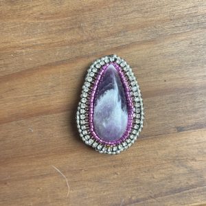 Broche Améthyste chevron