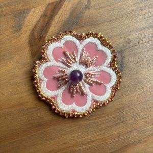 Broche collection Dentelle minérale Améthyste